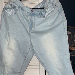 Judy blue light wash denim capris 22w